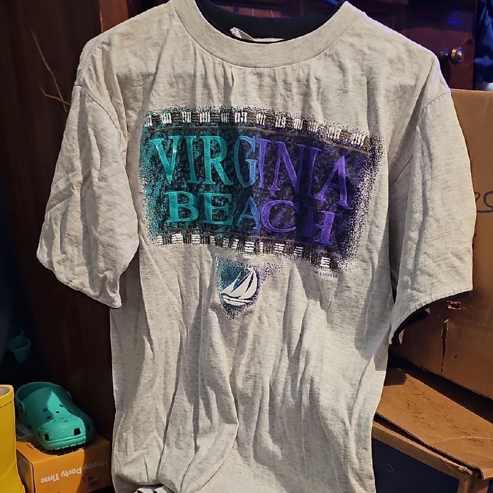 !!.     Mens L Virginia Beach Tee